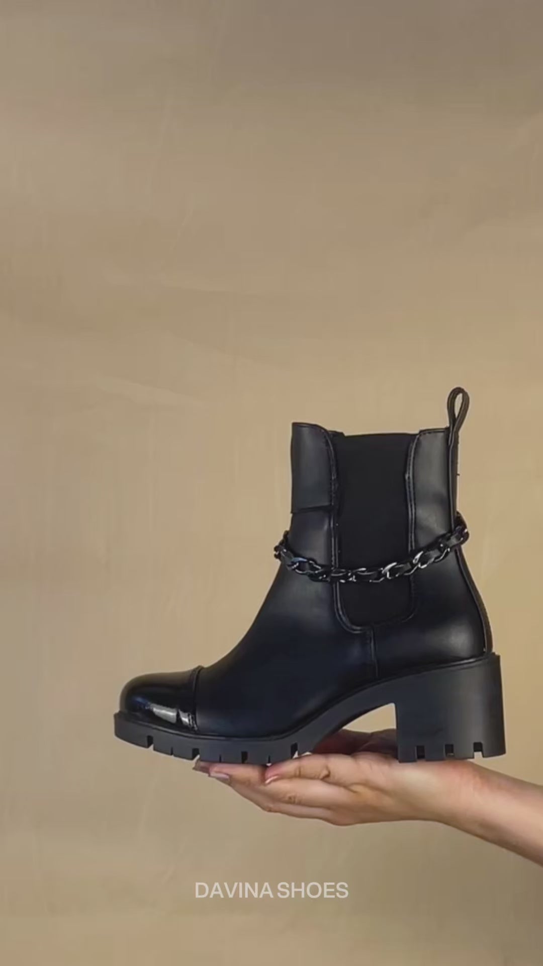 Bota de Mujer 81212 Davina Negro con Tacón y Elástico