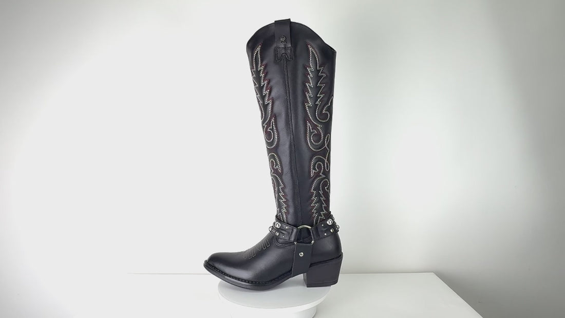 Video 360 Adrienne 96532-RO, piel negra con bordado rojo y gris