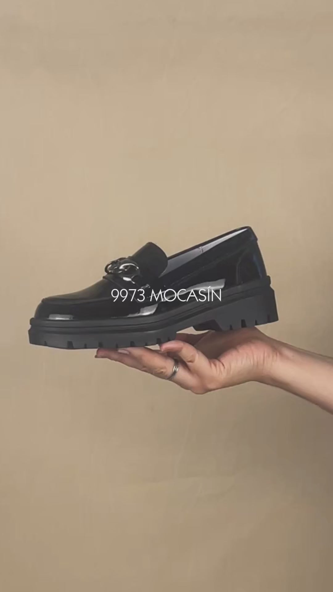 Mocasín de Mujer Davina 9973 Piel Negro con Correa